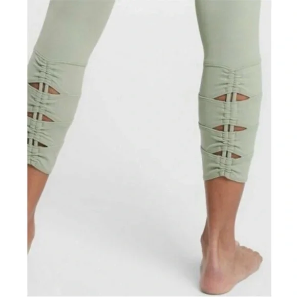 Athleta Salutation Stash Pocket I| Cinch 7/8 Sage Green - Picture 3 of 11